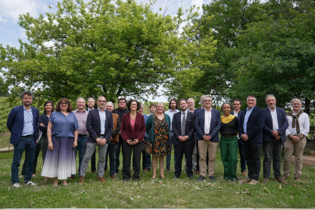 Les équipe de la Préfecture des Landes et de la Commission de la Régulation de l'Energie aux côtés des agriculteurs PATAV